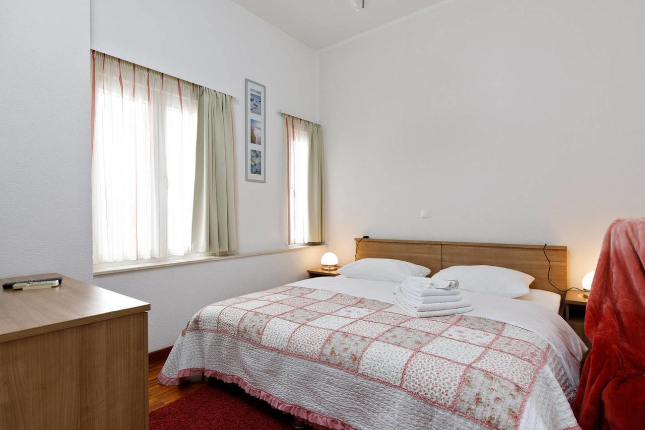 Apartments & Rooms Villa Maslina 特罗吉尔 外观 照片