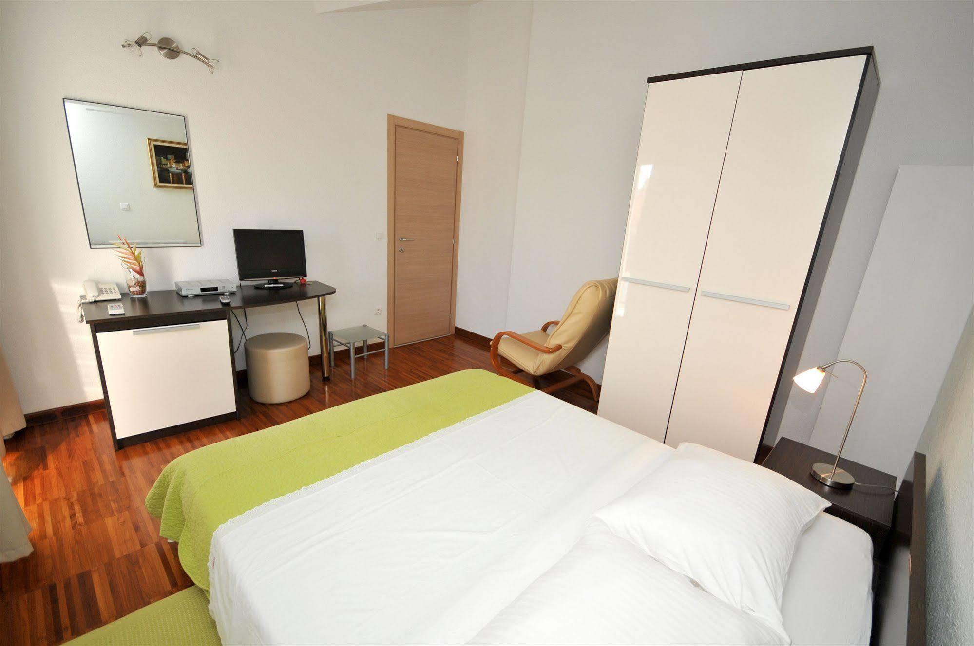 Apartments & Rooms Villa Maslina 特罗吉尔 外观 照片
