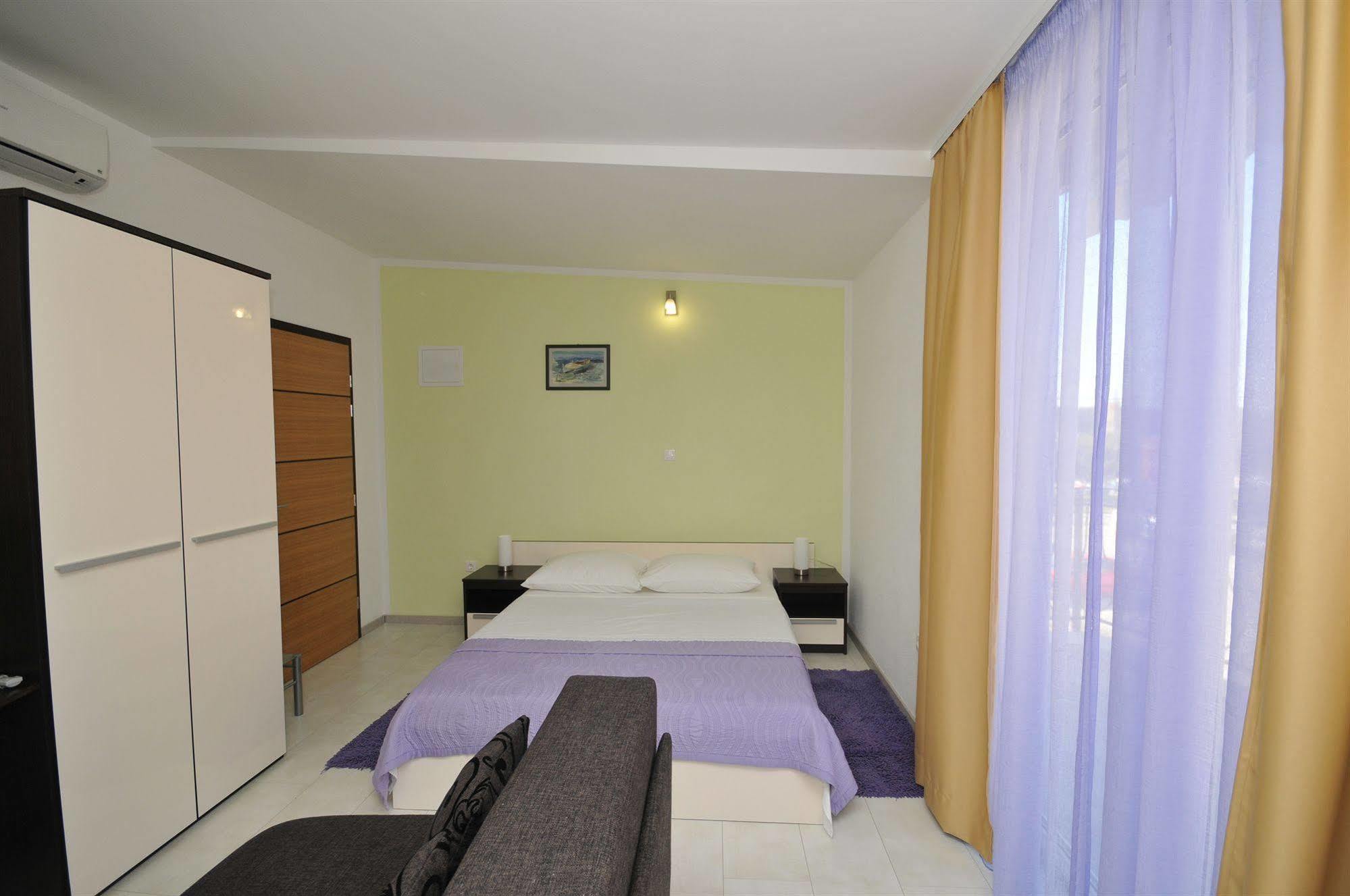 Apartments & Rooms Villa Maslina 特罗吉尔 外观 照片
